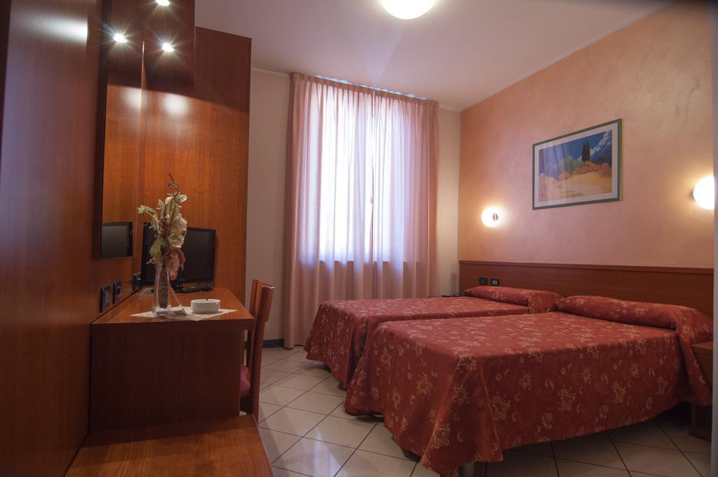 Hotel Stazione Livorno Eksteriør billede